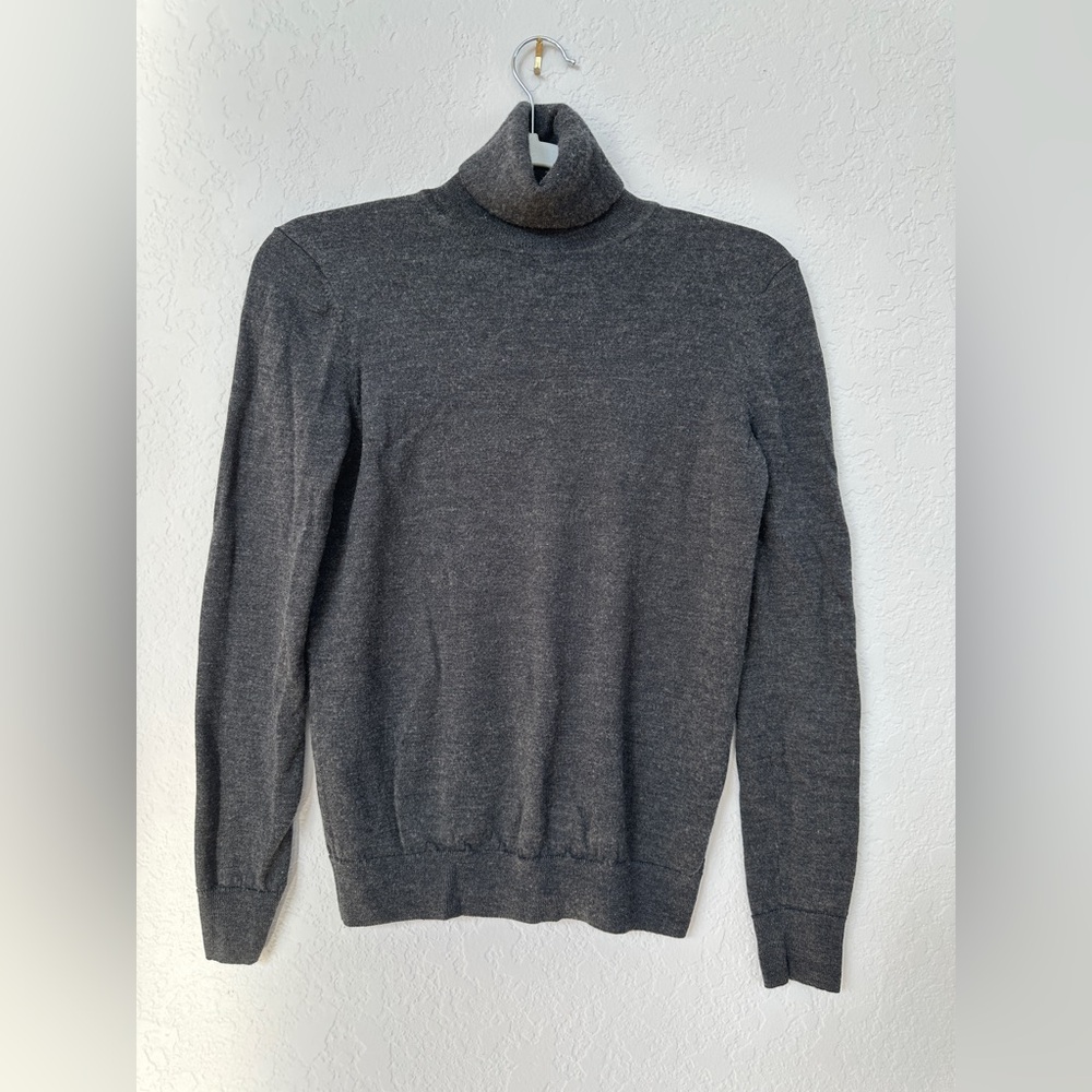 Uniqlo Women's Slim Fit Wool Sweater Turtle Neck, Size M, Lightweight, Gray